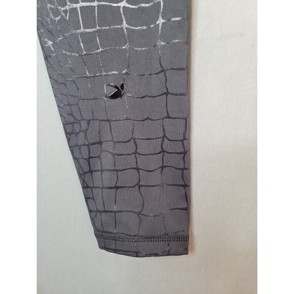 Glyder Women’s size M High Rise Leggings Black Shiny Embossed Croc Skin EUC! - Picture 4 of 9